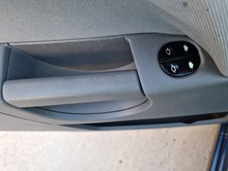 Ford Fiesta 2003-thumb-9