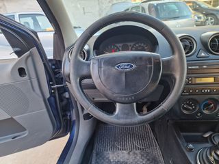 Ford Fiesta 2003-thumb-12