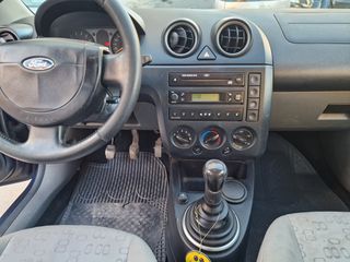 Ford Fiesta 2003-thumb-13