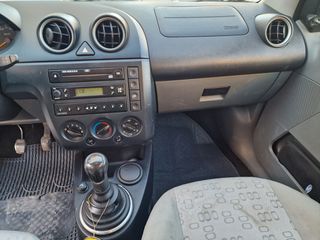 Ford Fiesta 2003-thumb-14