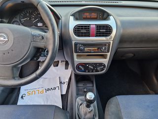 Opel Corsa 2004 C-thumb-13