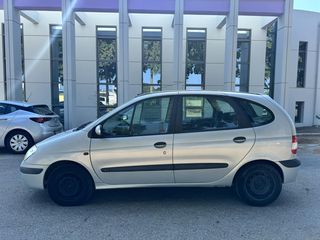 Renault Scenic 2004-thumb-2