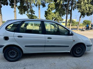 Renault Scenic 2004-thumb-8