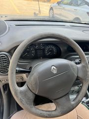 Renault Scenic 2004-thumb-10