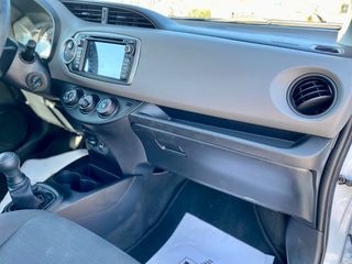 Toyota Yaris 2015-thumb-13