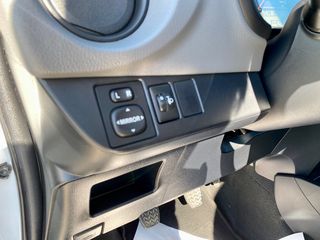 Toyota Yaris 2015-thumb-16