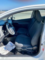 Toyota Yaris 2015-thumb-9