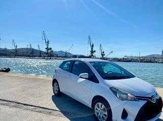 Toyota Yaris 2015-thumb-1
