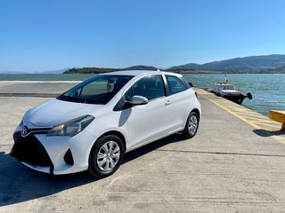Toyota Yaris 2015-thumb-2