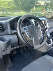 Nissan NV 200 2012-thumb-14
