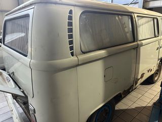 Volkswagen T2 1969 Bus-thumb-1