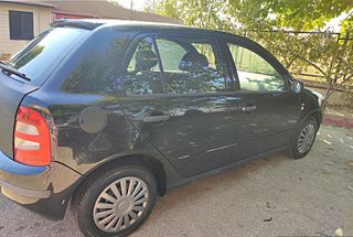 Skoda Fabia 2002-thumb-1