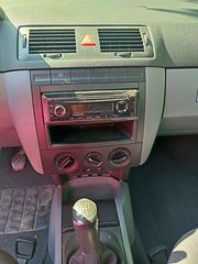 Skoda Fabia 2002-thumb-5