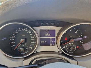 Mercedes-Benz ML 63 AMG 2008 Fecelift-thumb-6