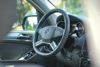 Mercedes-Benz ML 63 AMG 2008 Fecelift-thumb-20