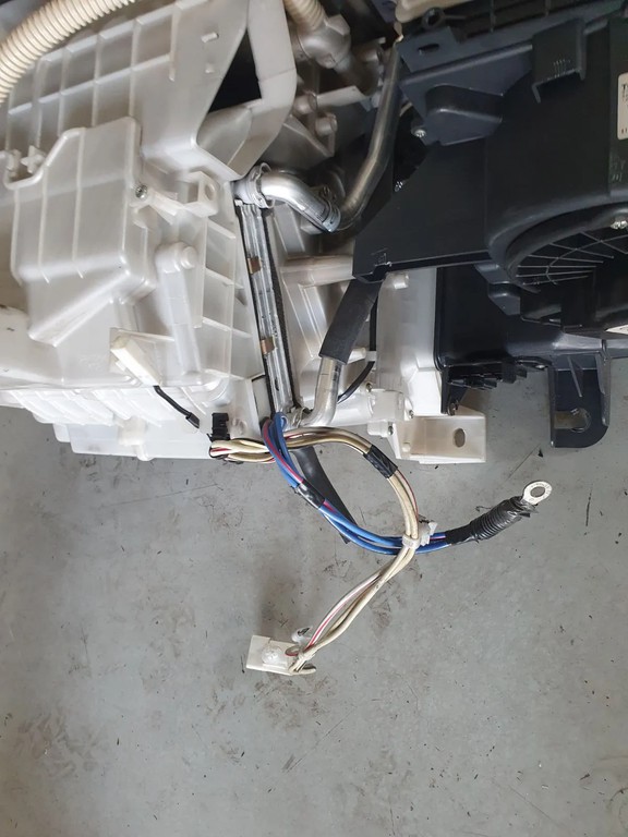 Toyota Rav4 2003-2005 ψυγείο εβαπορέτας  με αντιστάσεις  απο μηχανή 1CD