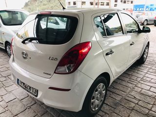 Hyundai i 20 2014-thumb-2