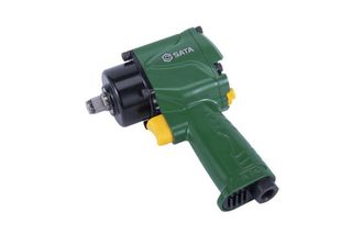 Αερόκλειδο compact 1/2" 625Nm. 10000rpm. Διπλός σφυροκόπος μεγάλης ισχύος παρέχει υψηλή έξοδο ροπής ενώ μειώνει τις δονήσεις Εξάτμιση λαβής στο κάτω μέρος του καλωδίου κατευθύνει τα υπολείμματα και τη