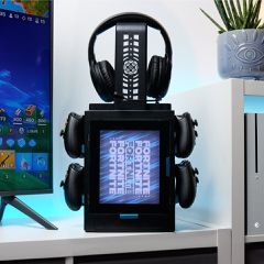 Numskull - Fortnite LIGHT Locker / PlayStation 5