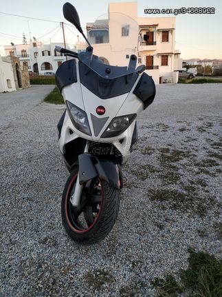 Aprilia SR Max 300 i.e Ab MFK 13000 Km im Kanton Zürich