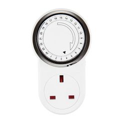 Χρονοδιακόπτης πρίζας τύπου UK 24 ώρες 13Α 240V με προστασία επαφών IP20 σε λευκό χρώμα
