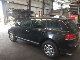 Volkswagen Touareg 2003-thumb-1