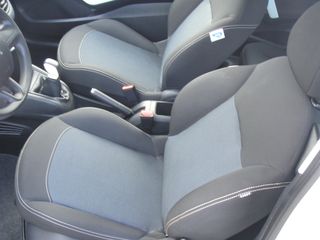 Peugeot 208 2015-thumb-6