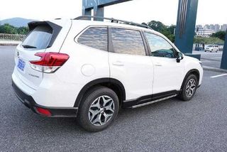 Σκαλοπάτια για Subaru Forester (2019+) Υψηλής ποιότητας κατασκευή από αλουμίνιο και ABS .
