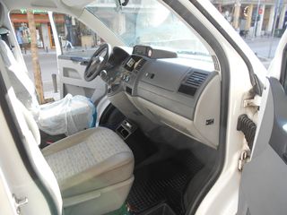 Ασθενοφόρο Volkswagen 2013 TRANSPORTER T5 4 MOTION 4Χ4-thumb-5