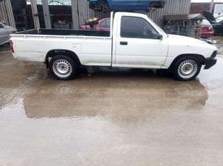Pickup - Αγροτικό Toyota 2005 HILUX ΜΟΝΟ ΓΙΑ ΑΝΤΑΛΛΑΚΤΙΚΑ-thumb-1