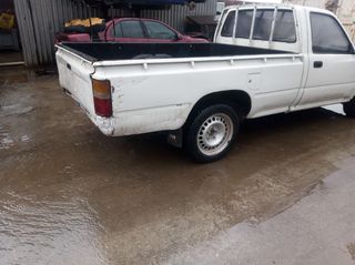 Pickup - Αγροτικό Toyota 2005 HILUX ΜΟΝΟ ΓΙΑ ΑΝΤΑΛΛΑΚΤΙΚΑ-thumb-2