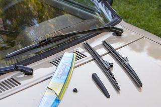 ΥΑΛΟΚΑΘΑΡΙΣΤΗΡΕΣ CLEAN MOON WIPER BLADE  UNIVERSAL 13"/330mm