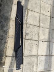 ΕΠΕΝΔΥΣΗ ΠΡΟΦΥΛΑΚΤΗΡΑ ΠΙΣΩ (ΑΝΩ ΜΕΡΟΣ) NISSAN D40 ΓΝΗΣΙΟ 