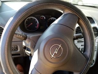 Opel Corsa 2012-thumb-10