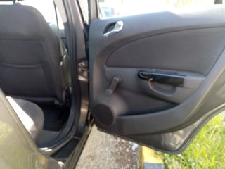 Opel Corsa 2012-thumb-14
