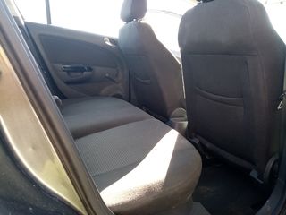 Opel Corsa 2012-thumb-15