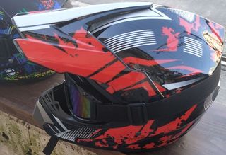 Dirt Motos Helmet-thumb-2