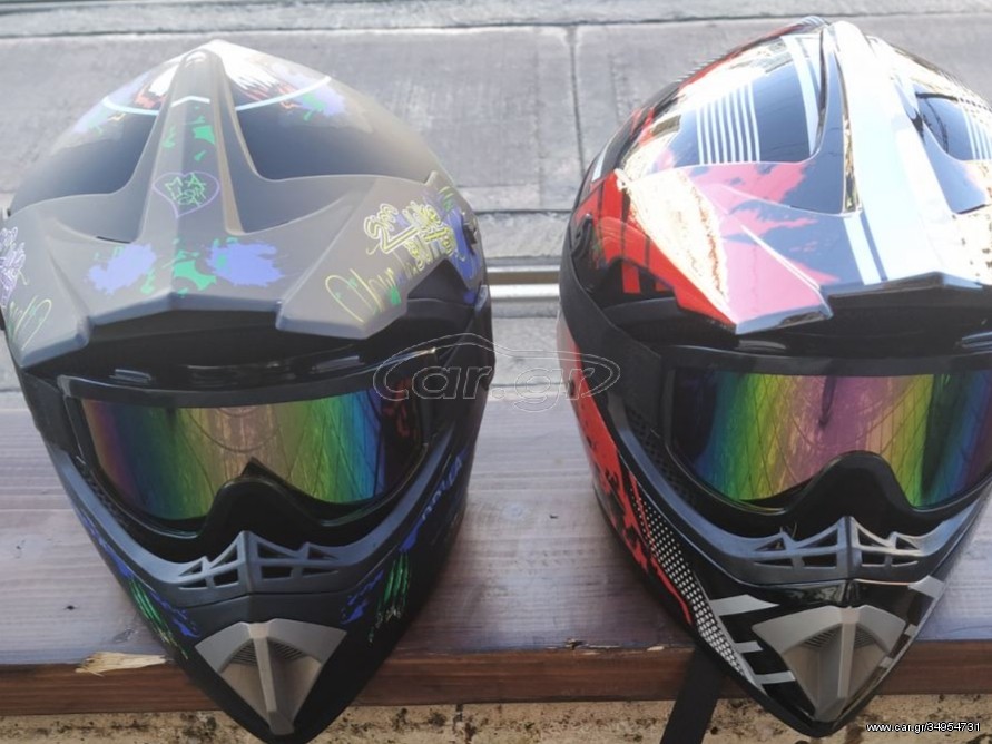  Dirt Motos Helmet