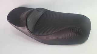 Ανατομική σέλα Yamaha CryptonX 135 με carbon