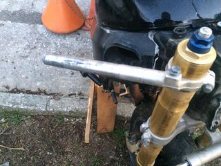 σε πολυ καλη κατασταση και ισια