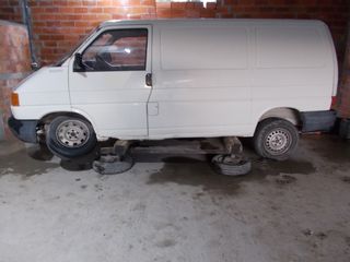 VOLKSWAGEN TRANSPORTER-thumb-1