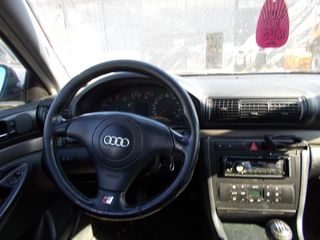 Audi A4 2000-thumb-3