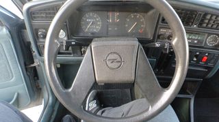 Opel Ascona 1985 1300-thumb-17