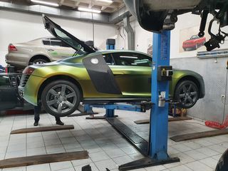 Audi R8 2009-thumb-23