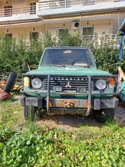 Mitsubishi Pajero 1988 PAJERO-thumb-1