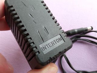 Γνήσιο τροφοδοτικό Interton 9V 150mA-thumb-1