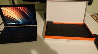 Lenovo Yoga book. Windows. 3G.-thumb-2