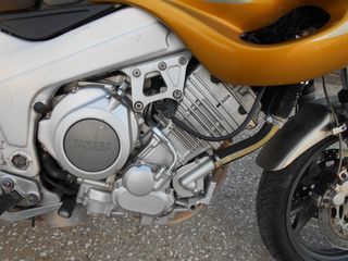 YAMAHA TDM 850-thumb-9
