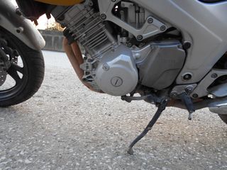 YAMAHA TDM 850-thumb-11