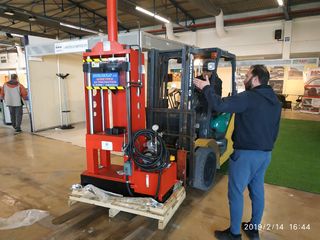 Komatsu 2002 2.0T-thumb-1